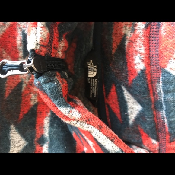 The North Face half zip pullover. Men’s small. - Picture 3 of 6